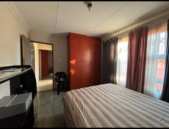3 BEDROOM HOUSE FOR SALE IN SEBOKENG ZONE 17